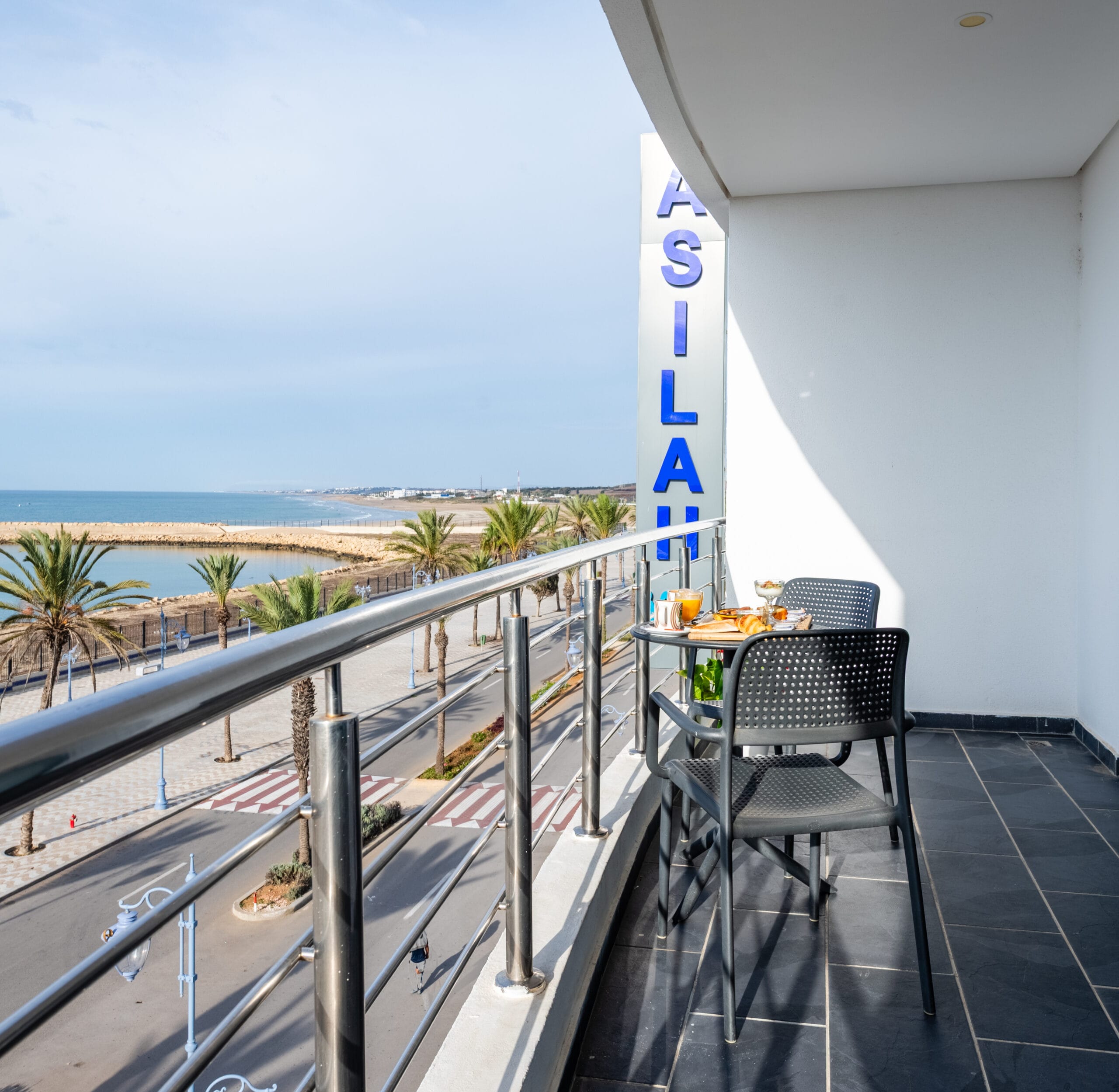Appartement moderne avec vue mer à Asila32 AppartHotel